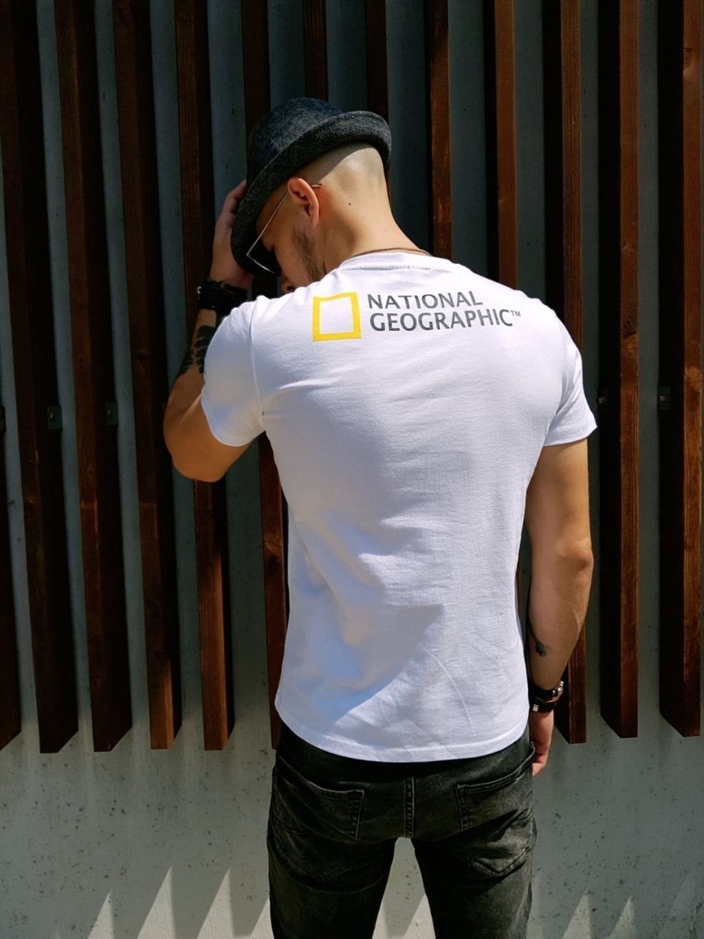 내셔널지오그래픽 등 멀티 빅로고 나염 반팔티