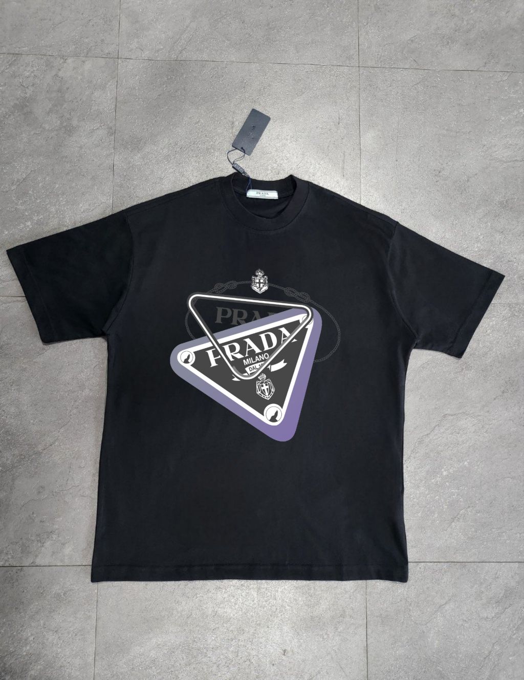 프라다 플레이트 월계수 프리미엄 왕관 반팔티