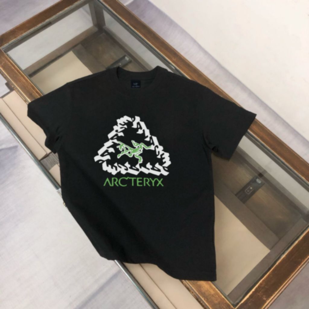 아크테릭스 그린 삼각 로고 반팔티