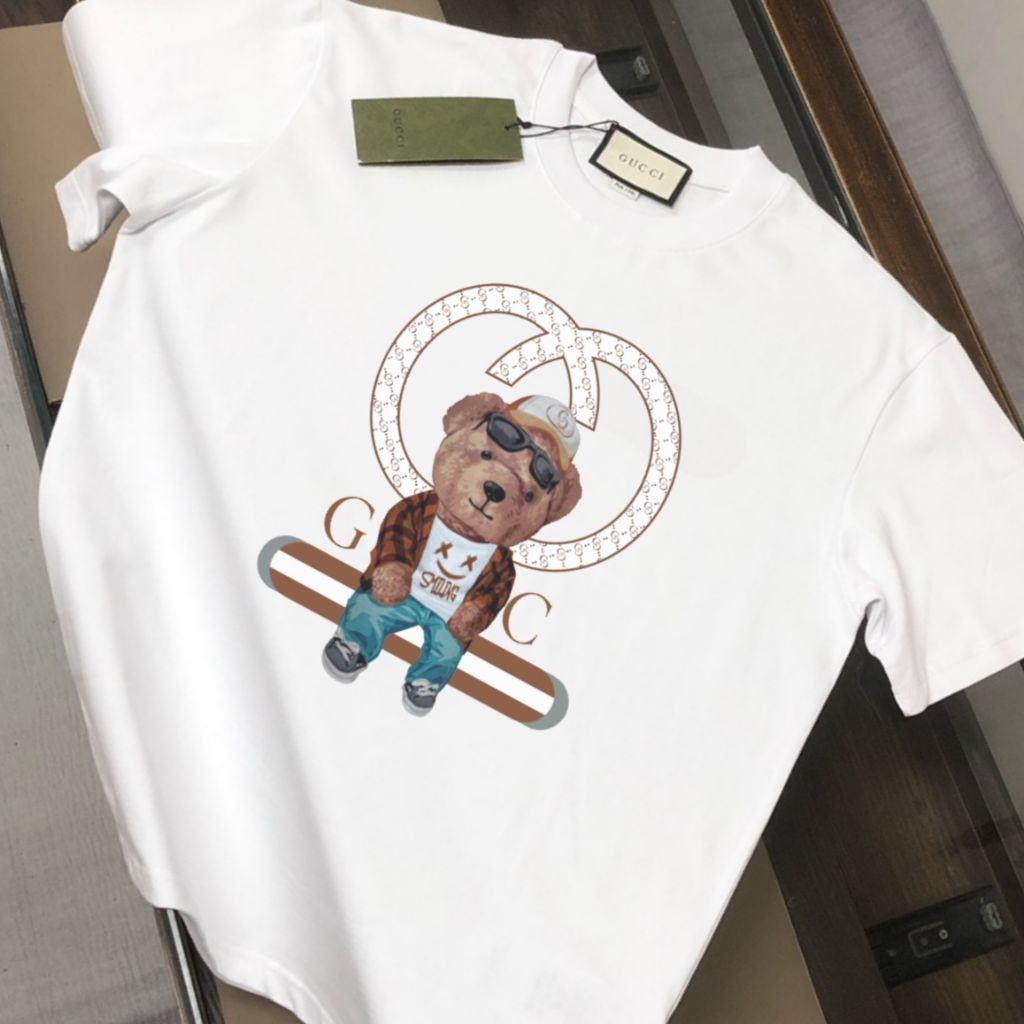 구찌 앉아있는 테디 베어 반팔티