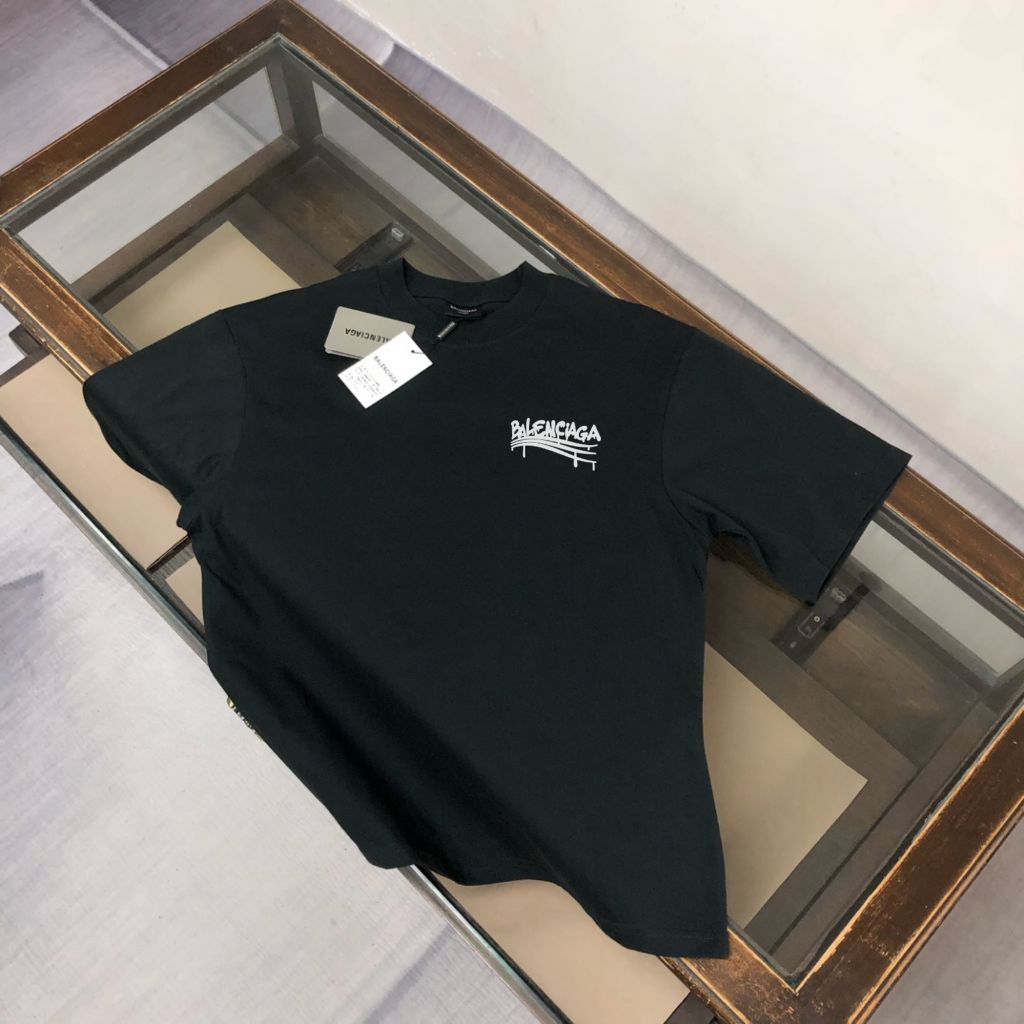 발렌시아가 스프레이 반팔티