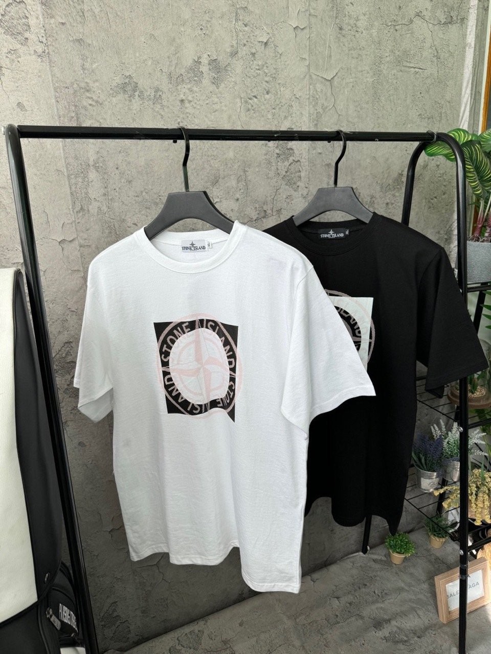 스톤아일랜드 컴퍼스 사각 로고 반팔티