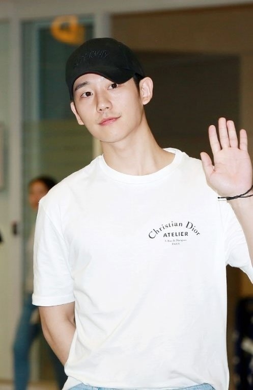 디올 옴므 아뜰리에 정해인 반팔티