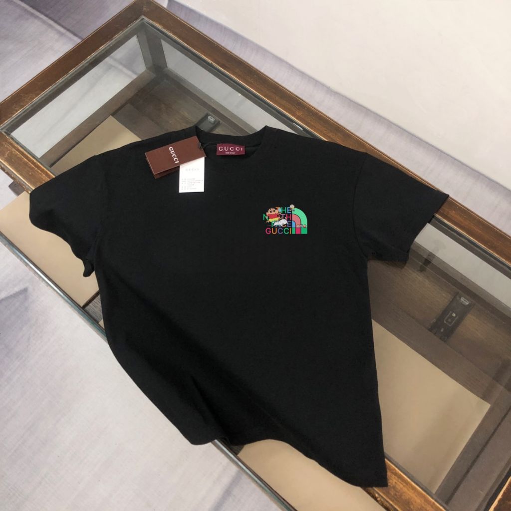 구찌 X 노스페이스 콜라보 신짱구 반팔티