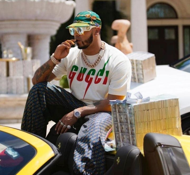 구찌 블레이드 지민 반팔티