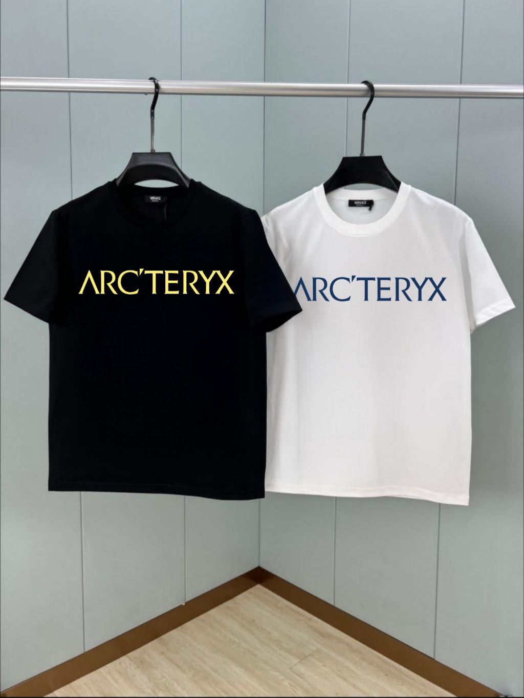 아크테릭스 중앙 로고 반팔티