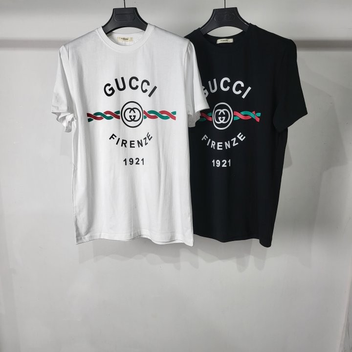 구찌 로고 포인트 반팔티