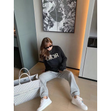 디올 주디블레임 맨투맨