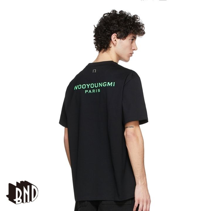 우영미 글로우 그래픽 백로고 반팔티