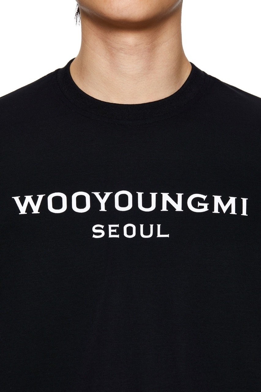 우영미 블랙 프론트 서울 로고 반팔티