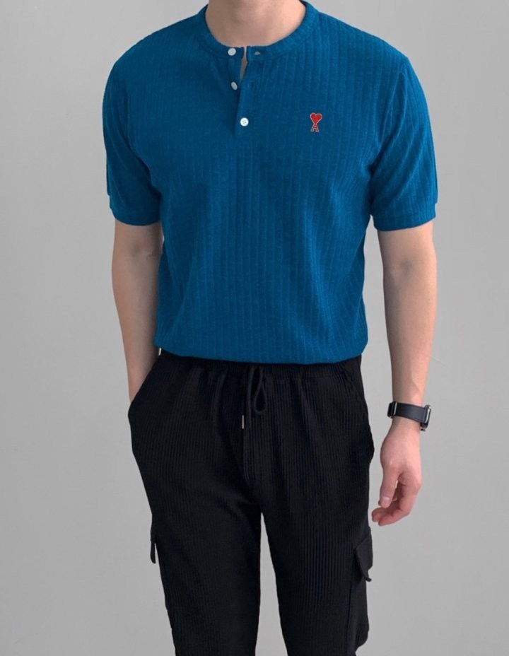 아미 스몰 하트 립 차이나 반팔 니트