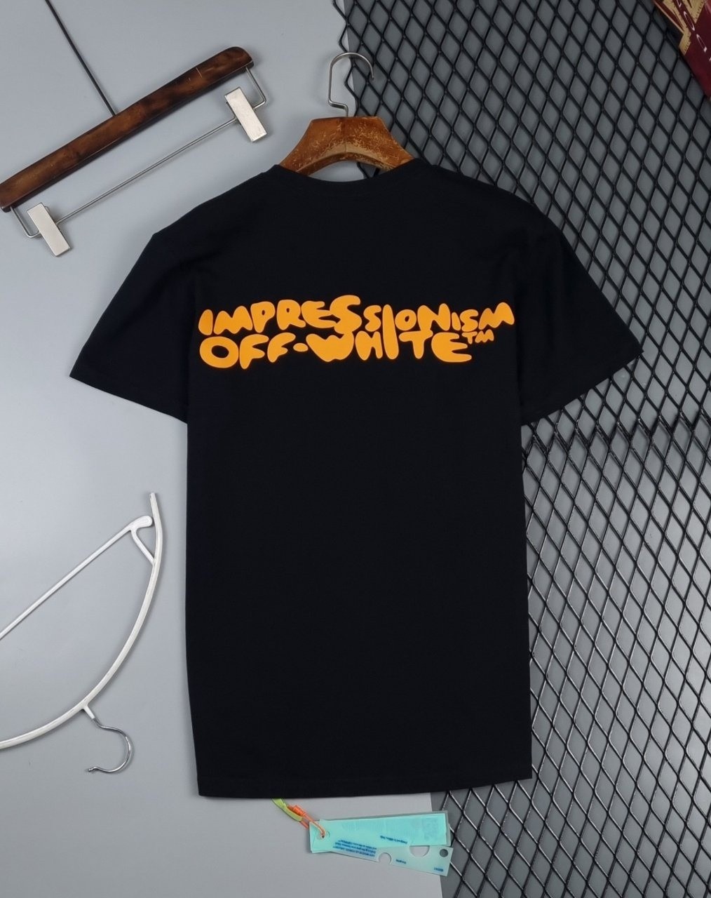 오프화이트 오렌지 로고 직수 반팔티