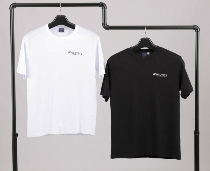 디스커버리 스몰 자수 반팔티
