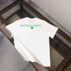 보테가베네타 BV 페인팅 백로고 가죽 패치 반팔티