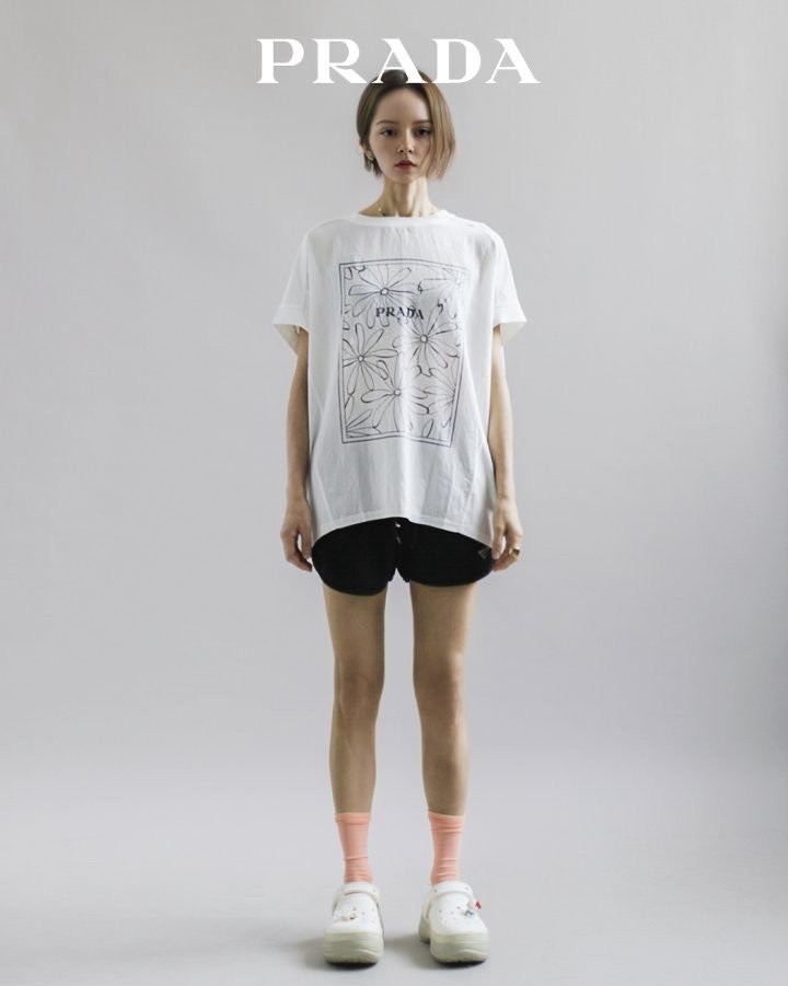 프라다 여성 플로윙 가오리 반팔티