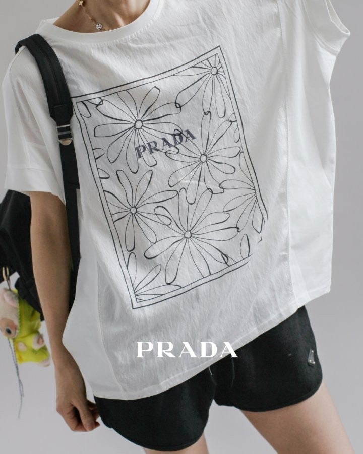 프라다 여성 플로윙 가오리 반팔티