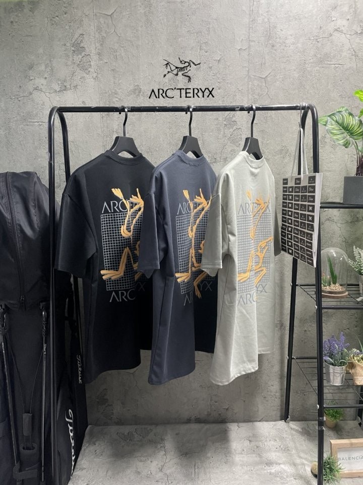 아크테릭스 빅 백로고 하프 반팔티