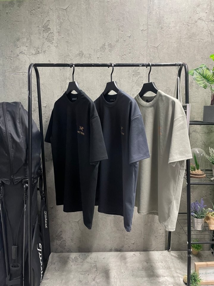 아크테릭스 빅 백로고 하프 반팔티