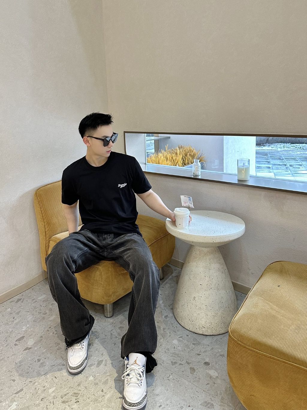 지방시 프리미엄 스몰 레터링 자수 반팔티