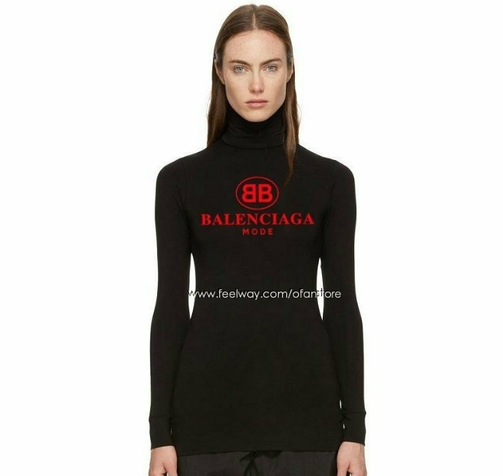 발렌시아가 모드 터틀넥 니트