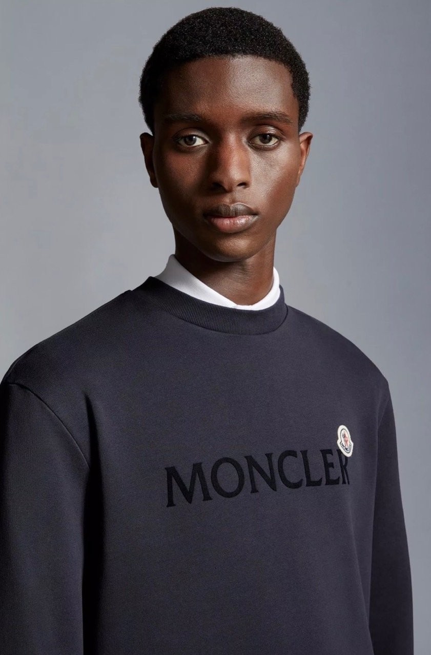 몽클레어 로고 패치 스웨트 맨투맨