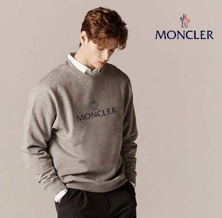 몽클레어 로고 엠보싱 맨투맨