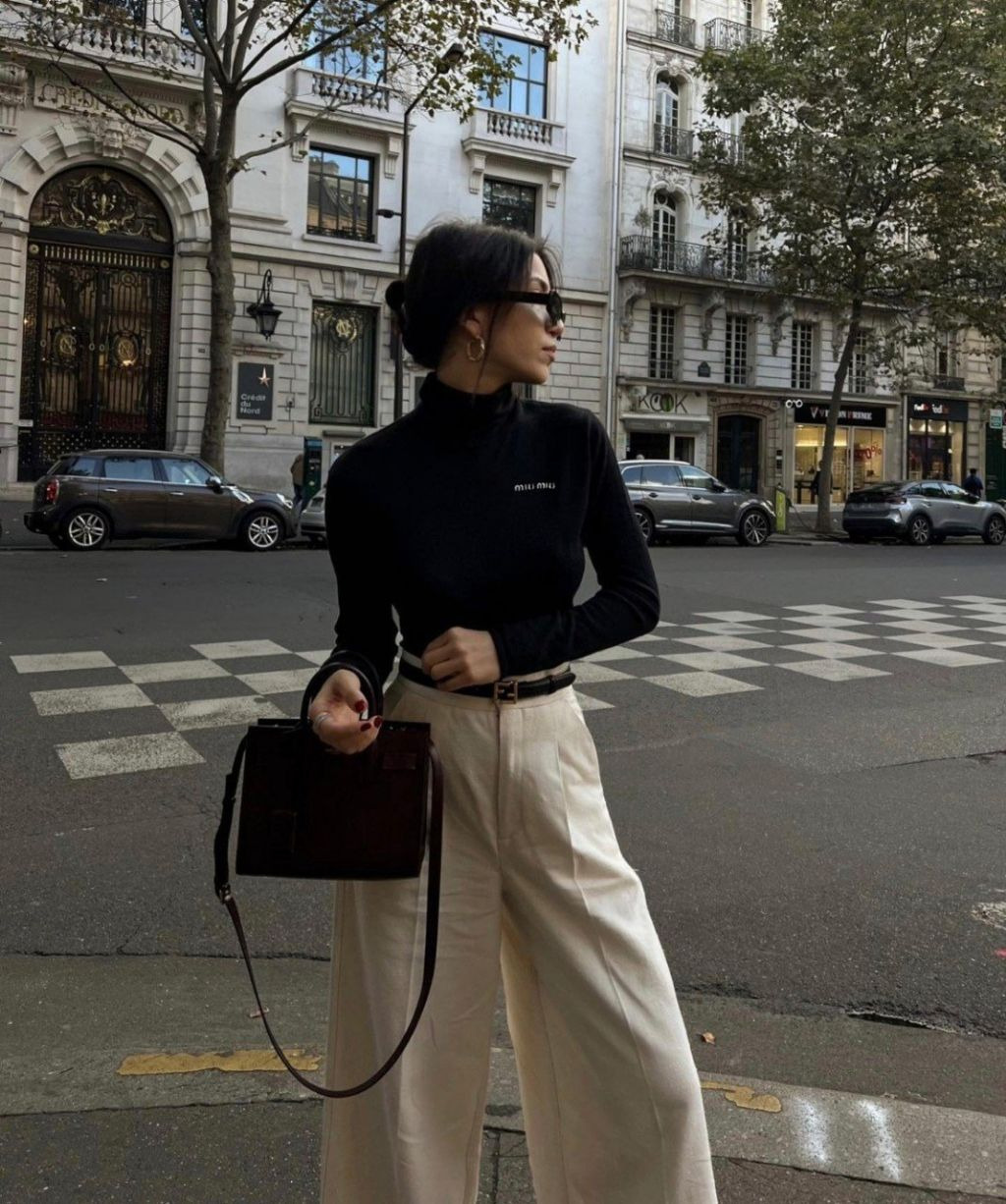 미우미우 소프트 폴라 터틀넥 니트