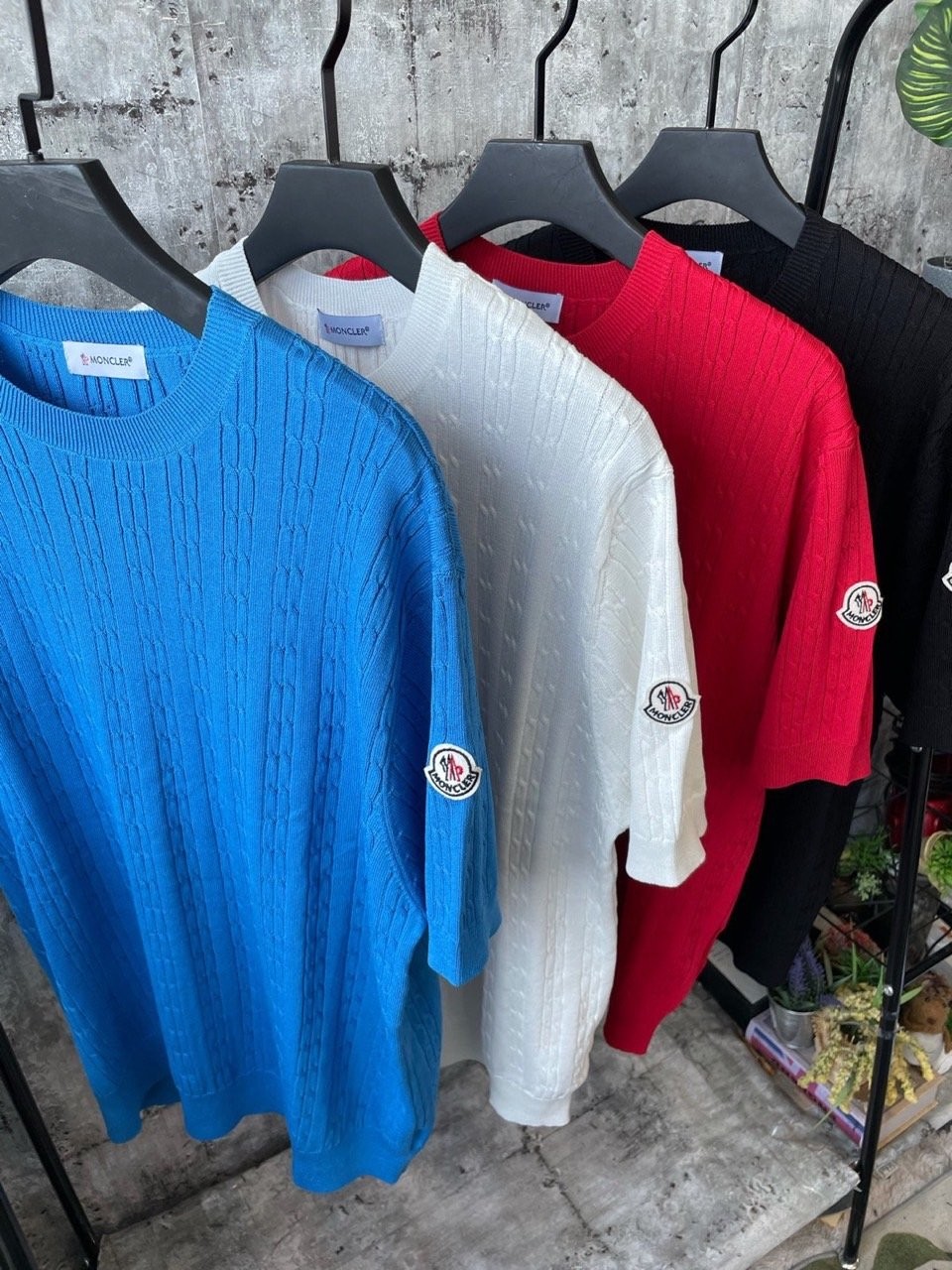 몽클레어 와펜 케이블 라운드 반팔 니트