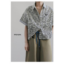프라다 여성 잉크 무드 반팔 셔츠