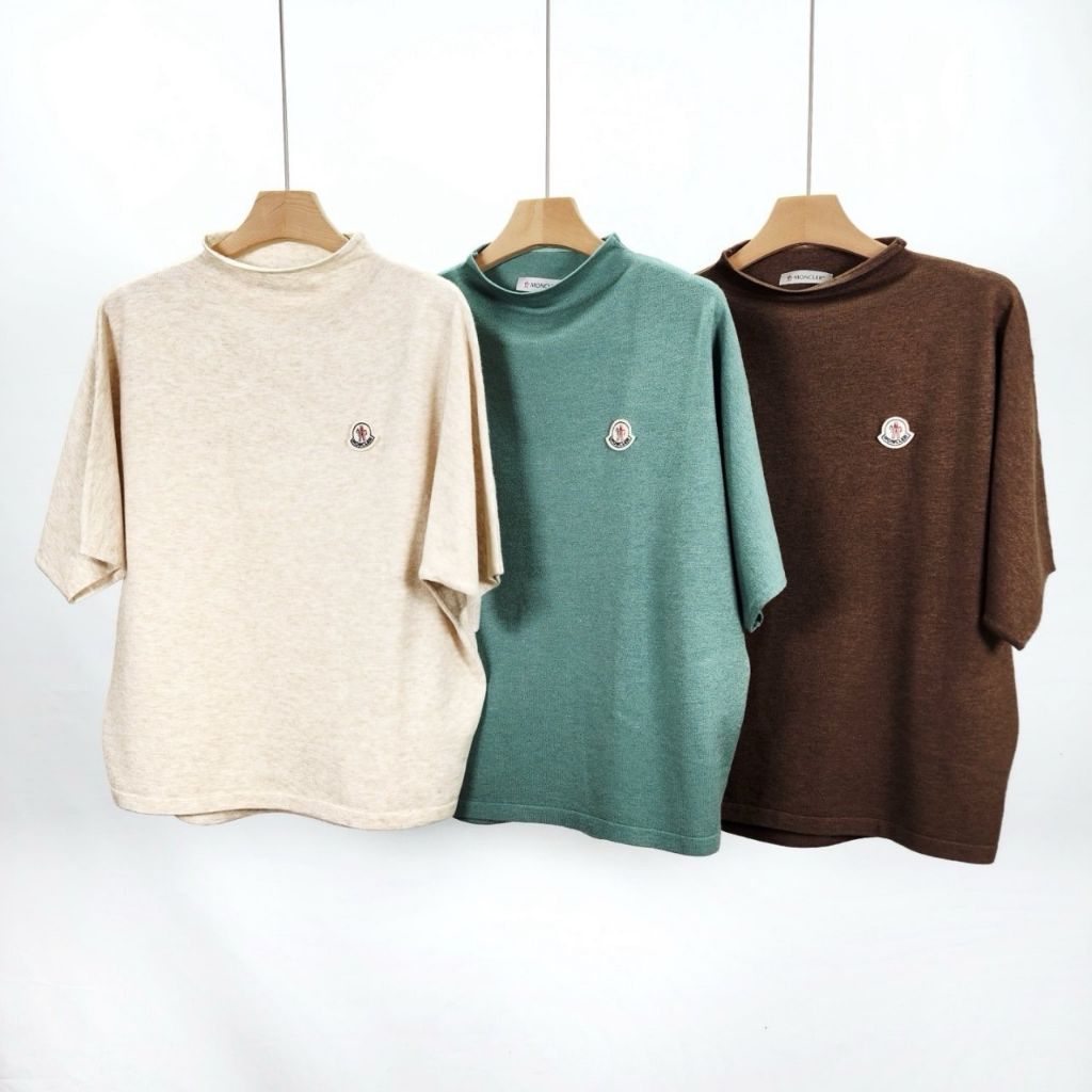 몽클레어 여성 소프트 반목 5부 반팔 니트