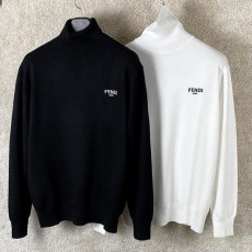 펜디 로마 자수 장식 터틀넥 니트