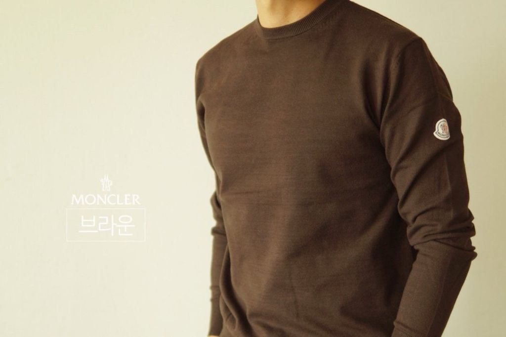 몽클레어 캐시 라운드 니트