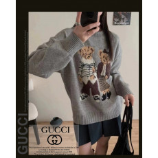 구찌 여성 1065 트윈 테디 라운드 니트