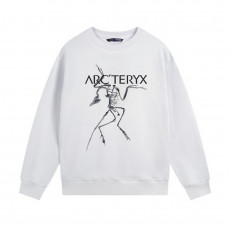 아크테릭스 Bone 로고 맨투맨