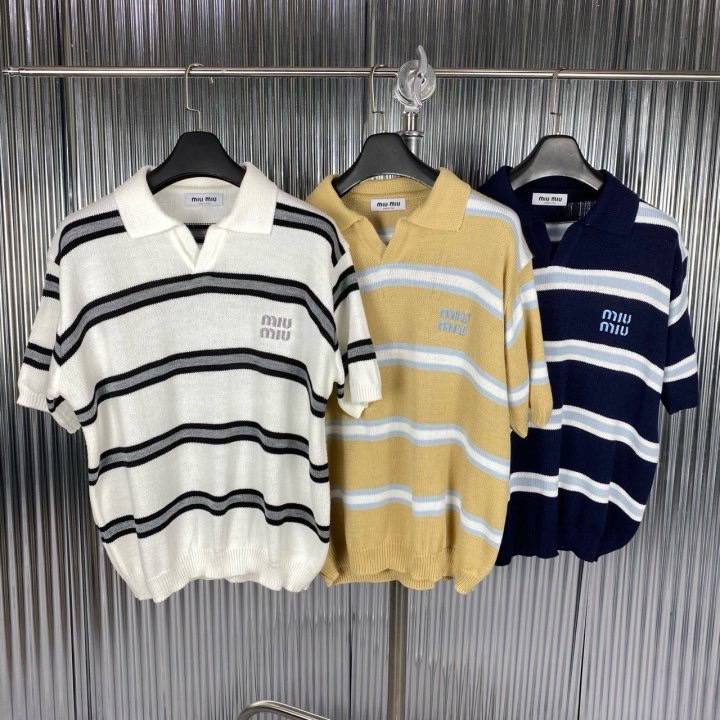 미우미우 포인트 카라 반팔 니트