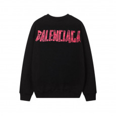 발렌시아가 빅 레드 폰트 라운드넥 맨투맨