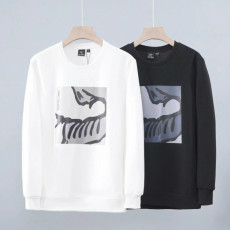 아크테릭스 스켈레타일 프린트 맨투맨