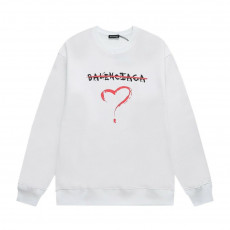 발렌시아가 빈티지 하트 맨투맨