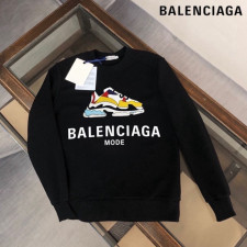 발렌시아가 트리플S 로고 맨투맨