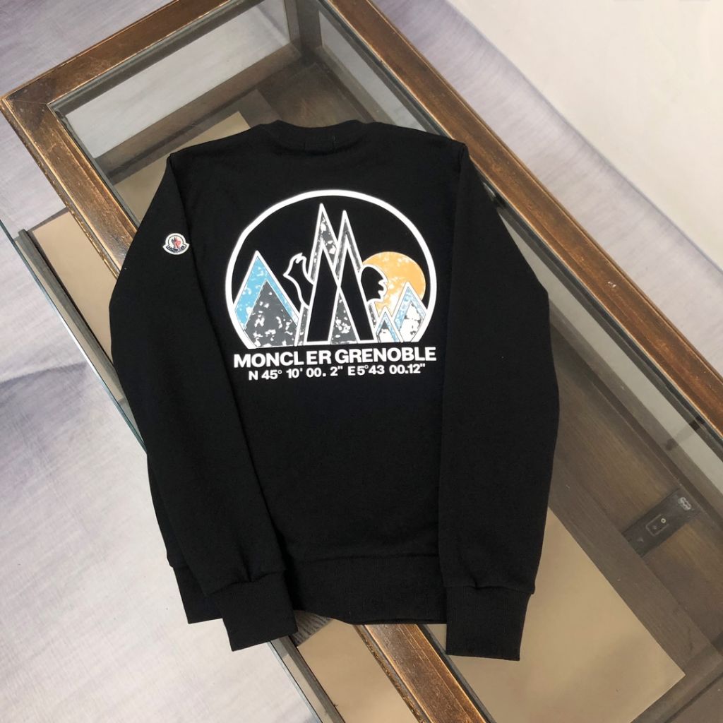 몽클레어 해와산 맨투맨