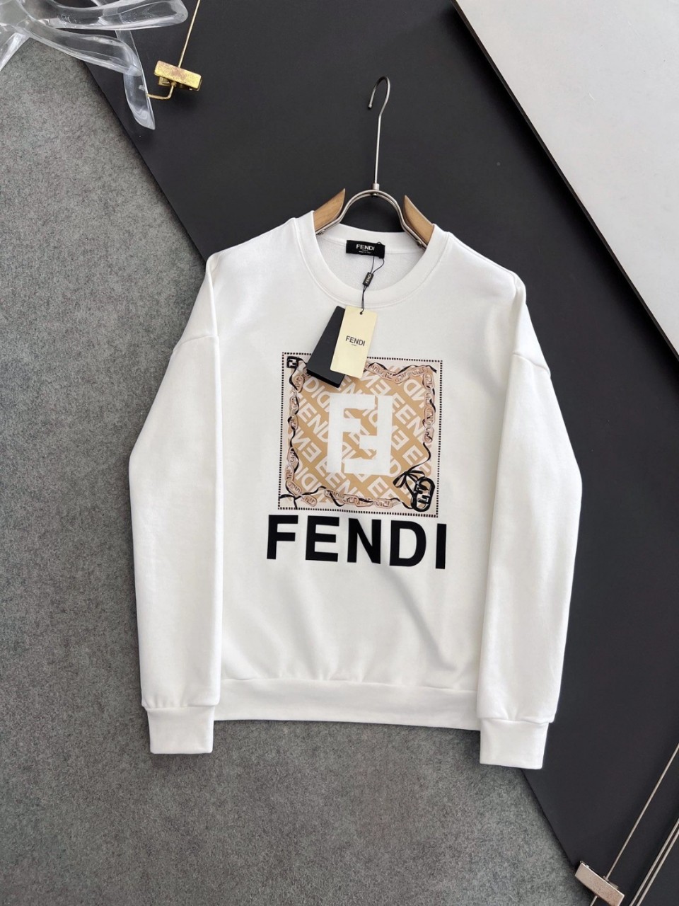 펜디 더블 F 스퀘어 로고 레터링 맨투맨