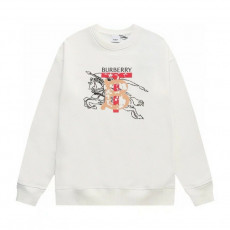 버버리 컬러링 TB 빅로고 맨투맨