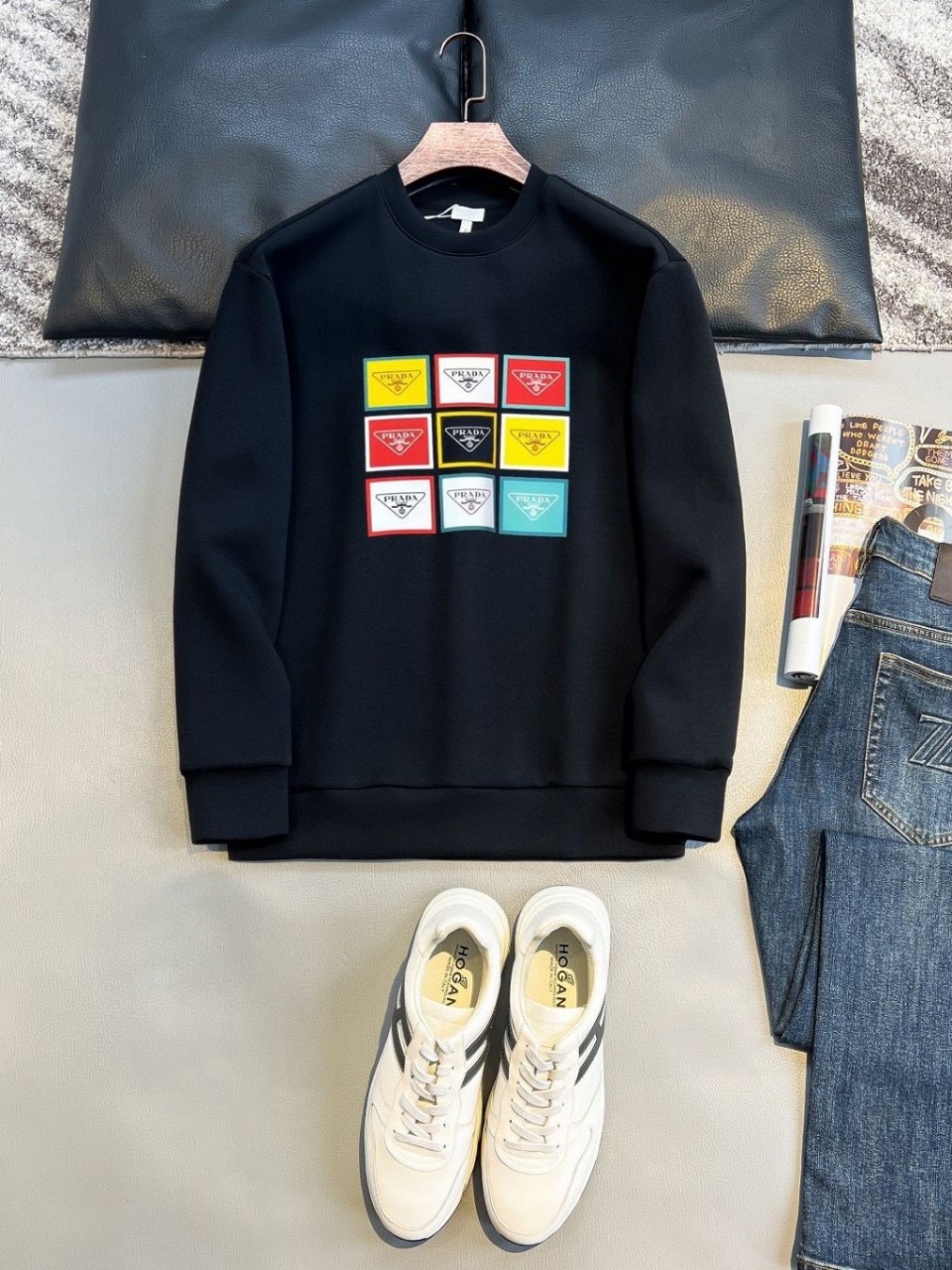 프라다 사각 멀티 나염 맨투맨