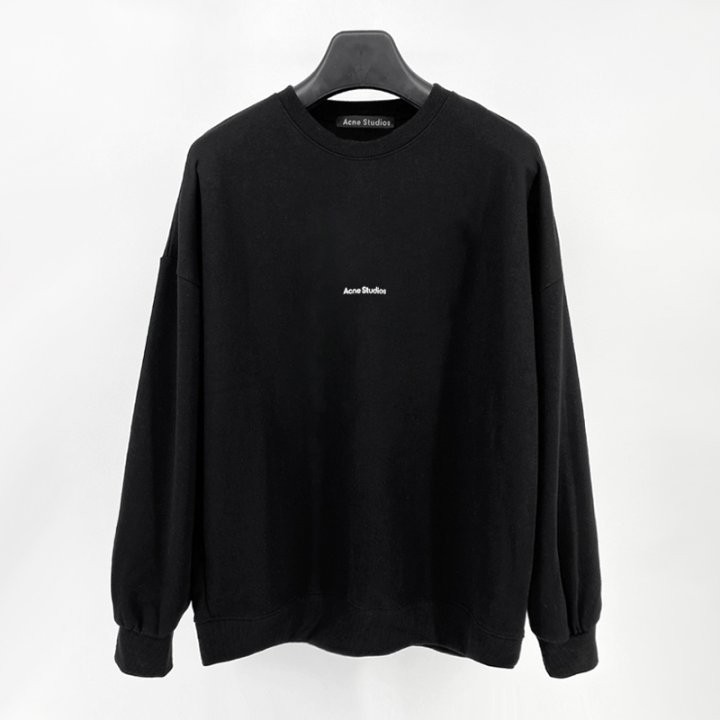 아크네 스몰 영문 로고 맨투맨