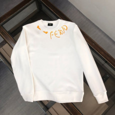 펜디 아이즈 넥스트 투더 레터 맨투맨