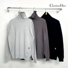 디올 포인트 벌 자수 베이직 터틀넥 니트