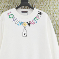 루이비통 넥 자물쇠 맨투맨