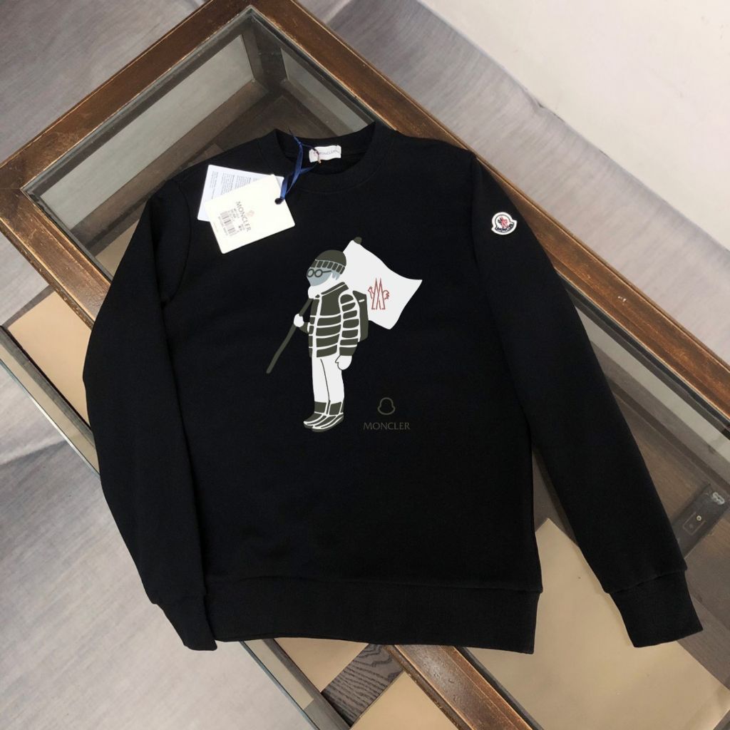 몽클레어 깃발 나염 맨투맨