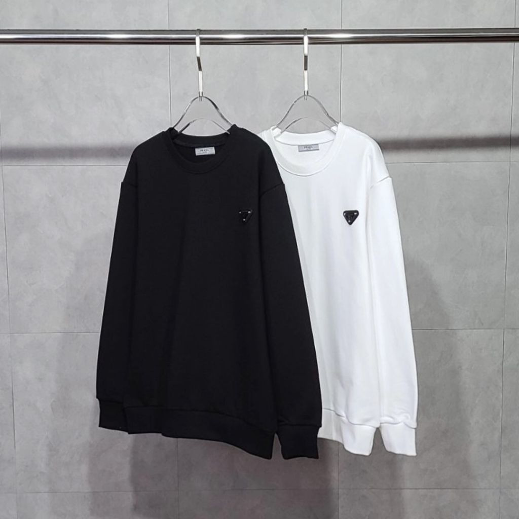 프라다 로고 와펜 맨투맨