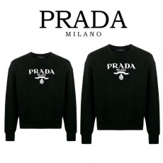 프라다 트라이앵글 밀라노 맨투맨